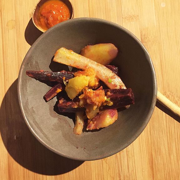 Carottes anciennes, pommes de terre à la sauce tomate cœur de bœuf