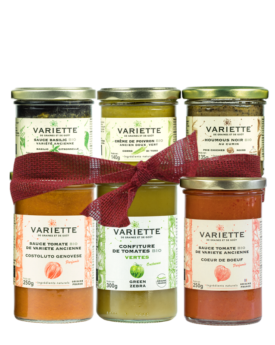 Coffret Cadeau : 2 sauces tomates, 1 confiture, 1 crème de poivron, 1 houmous noir et 1 pesto basilic citronnelle dans un joli coffret enrubanné